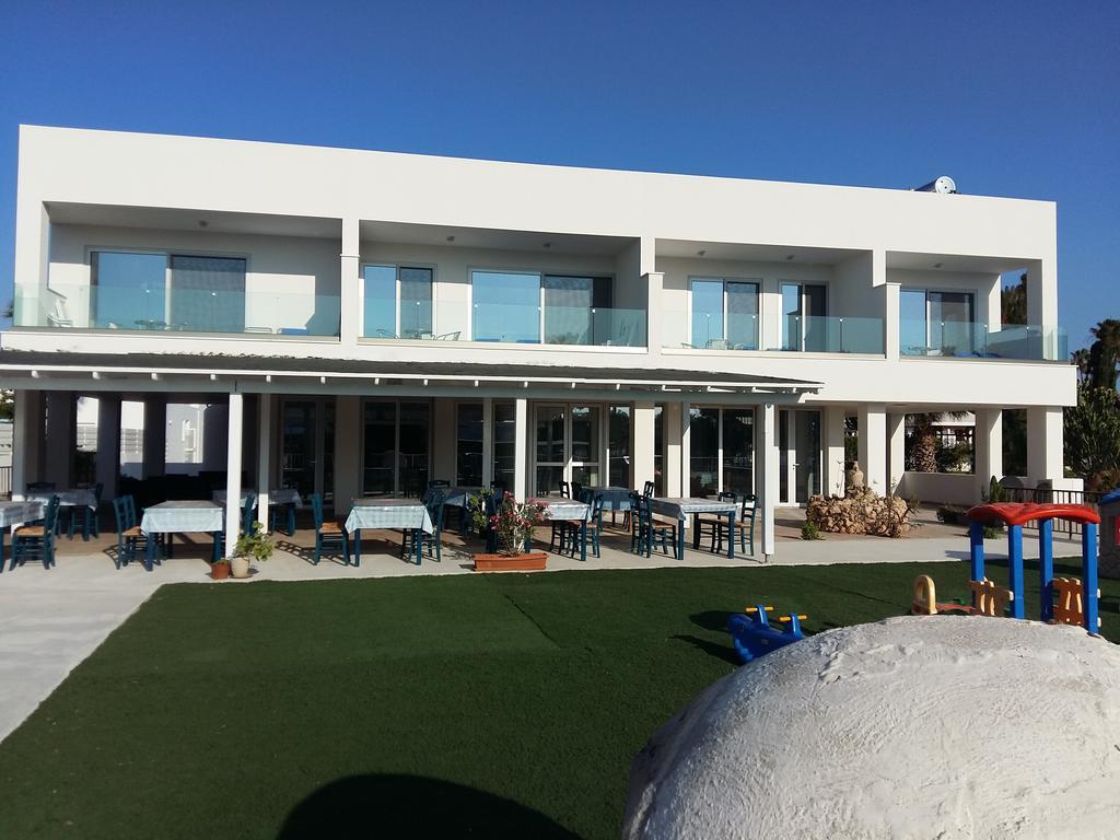Christopher'S Sandy Beach Suites Ayia Napa Exterior photo
