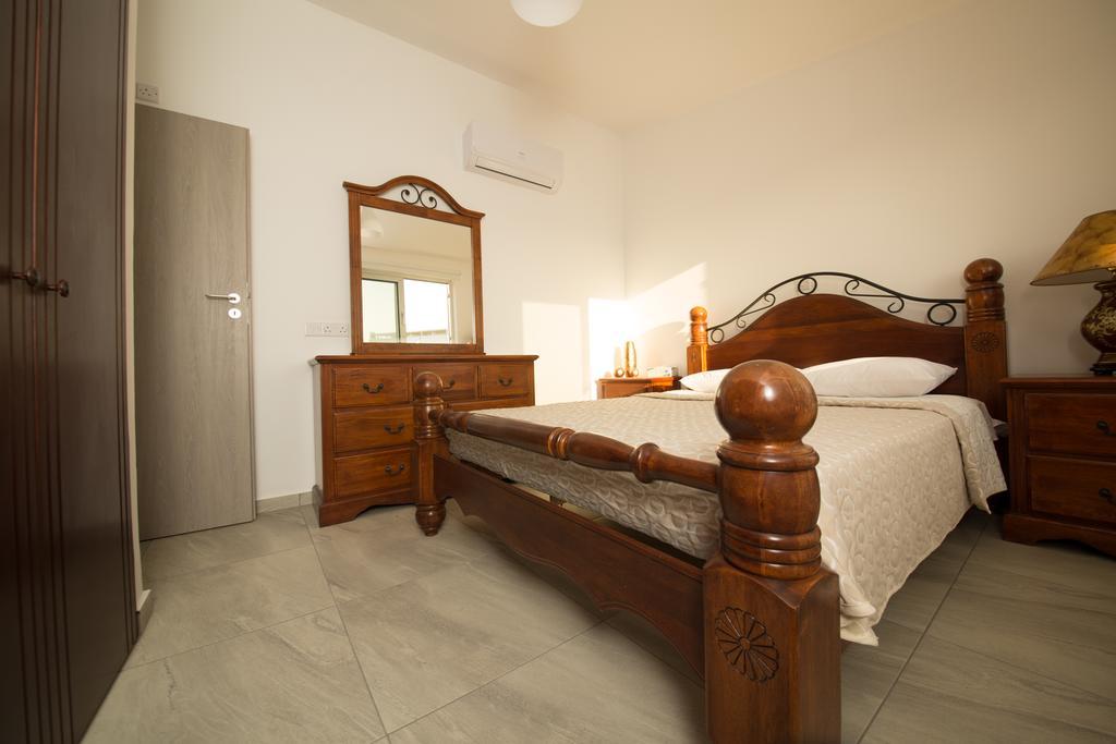 Christopher'S Sandy Beach Suites Ayia Napa Exterior photo