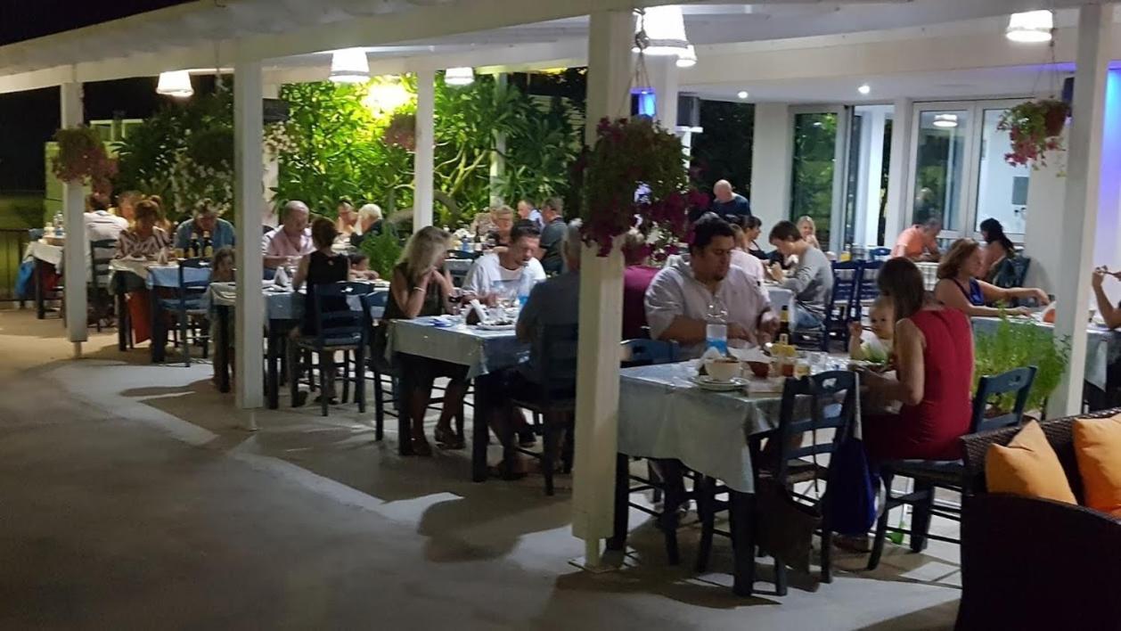 Christopher'S Sandy Beach Suites Ayia Napa Exterior photo